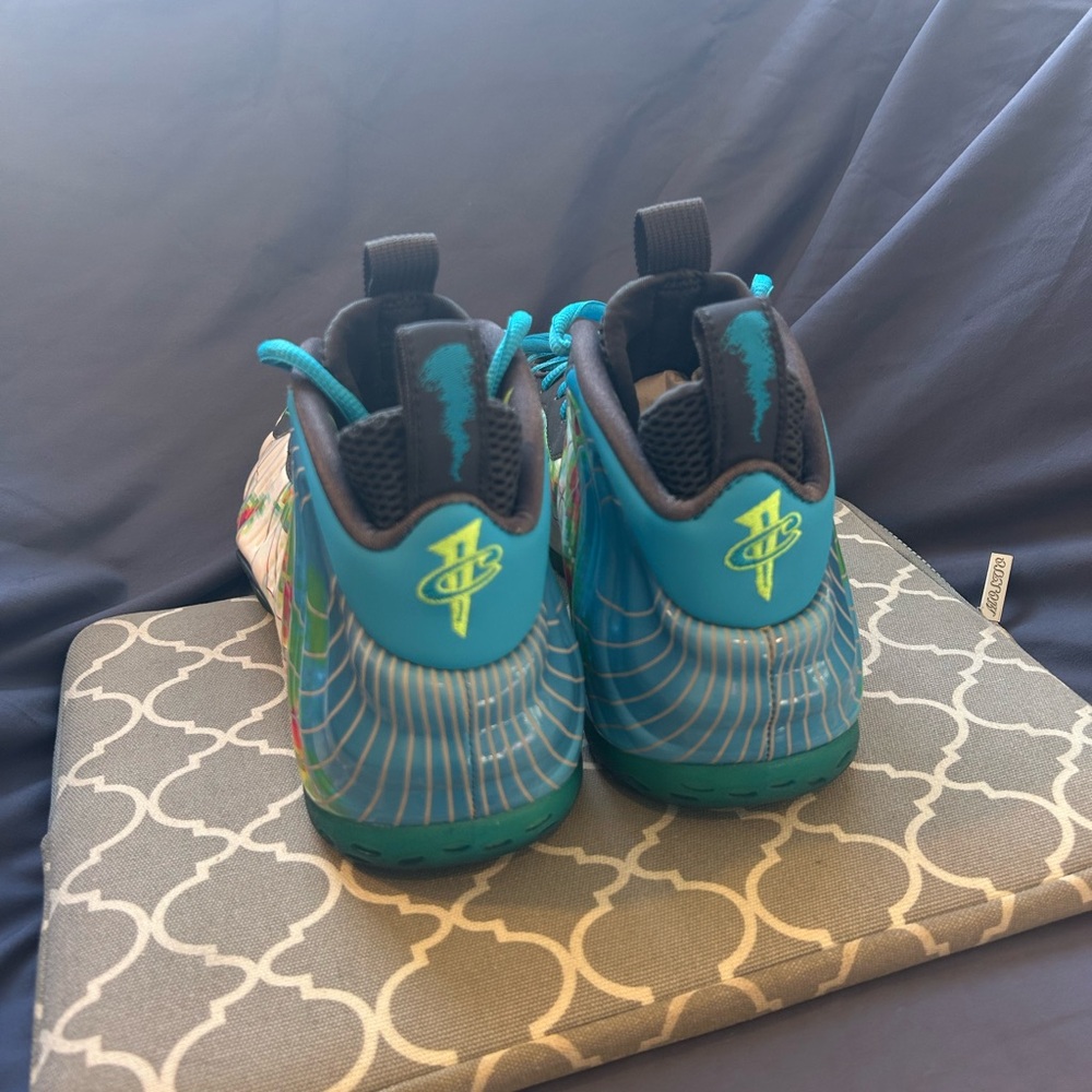 Nike Air Foamposite One
“Weatherman” (LIKE NEW) - Picture 12 of 15